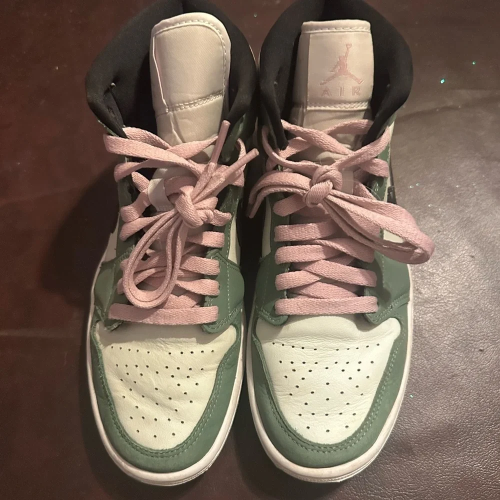 Nike Jordan - Picture 2 of 8